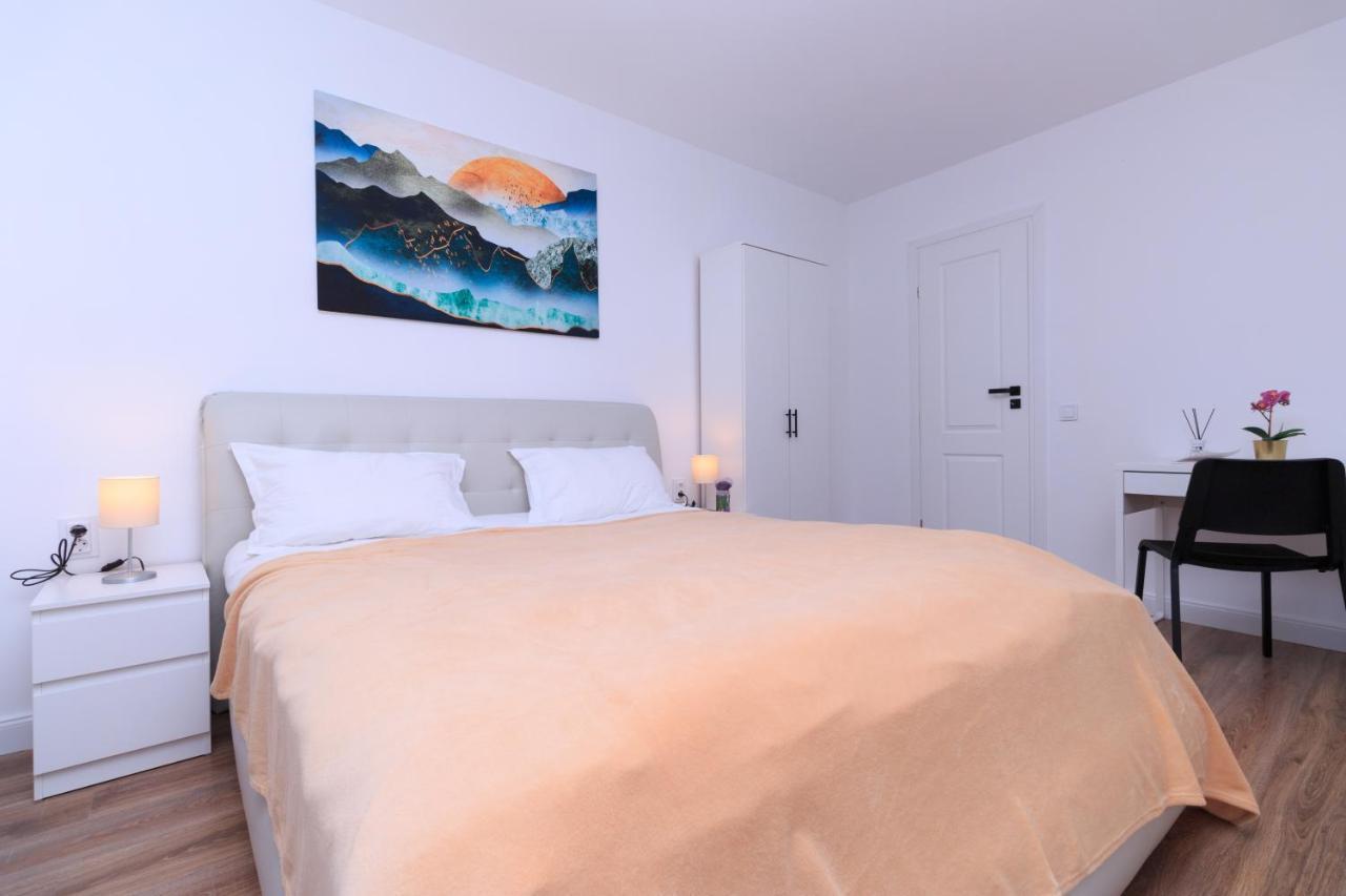 Best View Ap With Parking And 2 Bathrooms سِنايا المظهر الخارجي الصورة